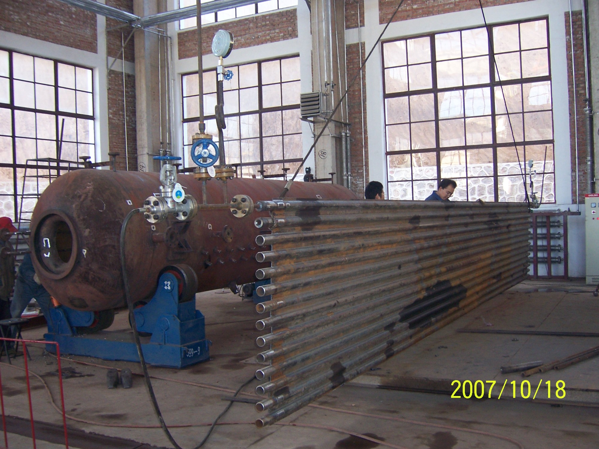 中部侧墙水冷壁膜片\Φ38.1×7.5 L=4000mm S=50.8 4根\19S1133\15CrMo