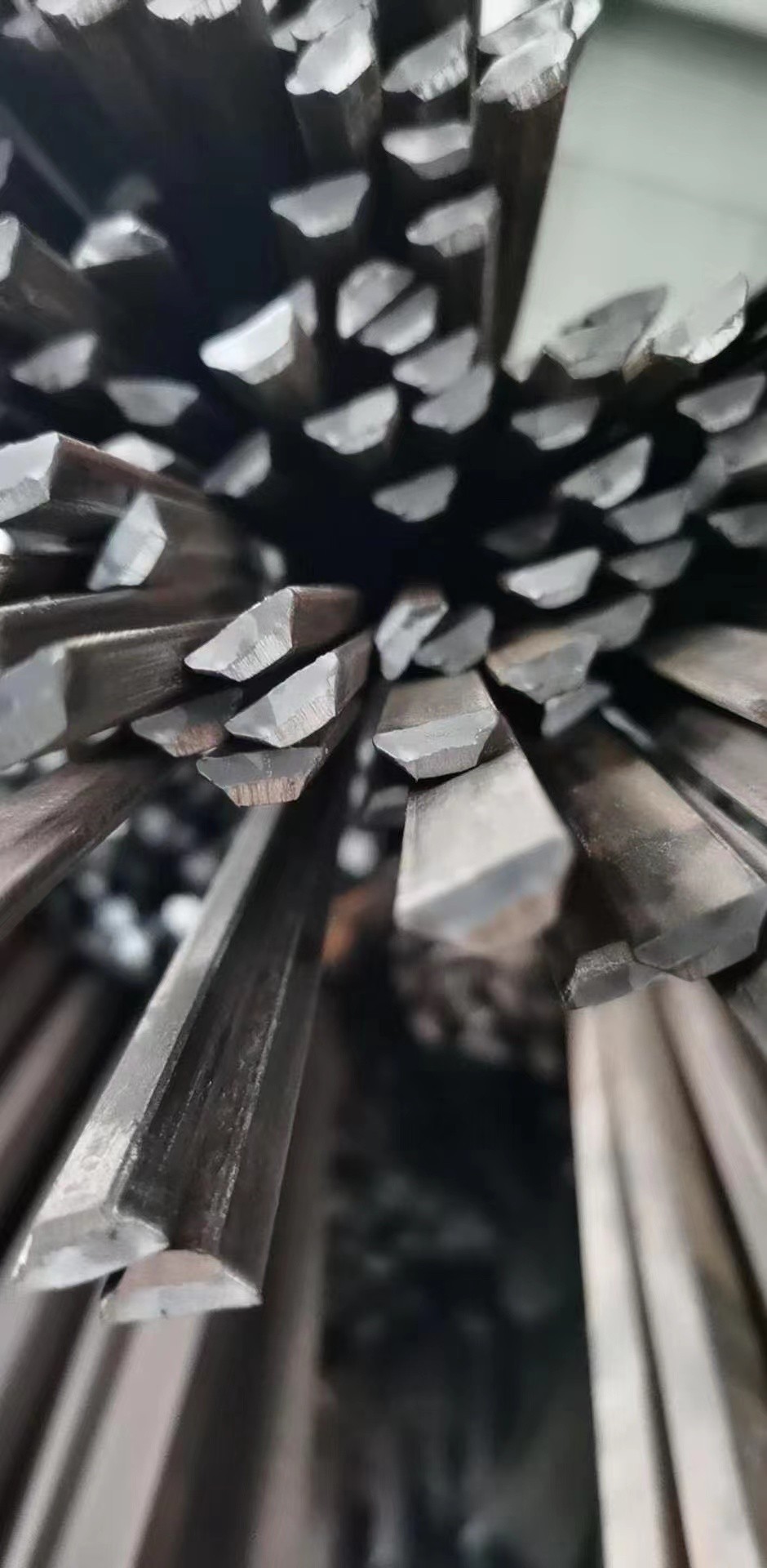 Φ63.5×7.5mm节，距:76.2mm 屏长:6m 5根/屏 材质：SA-210C