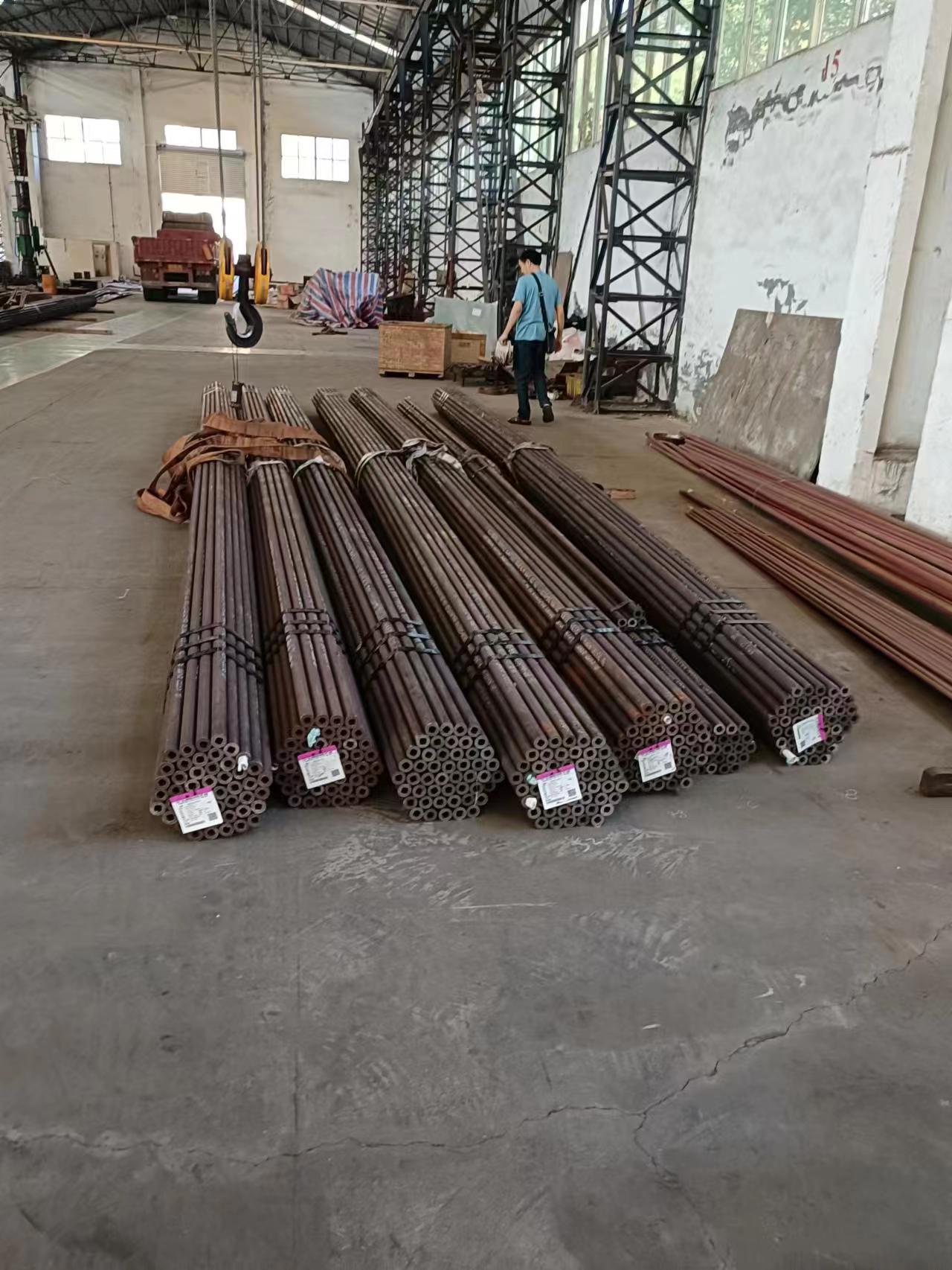 水冷壁前墙管屏\15CrMoG、Φ28.6×5.6mm（内螺纹） L=6000mm管屏节距2×46mm