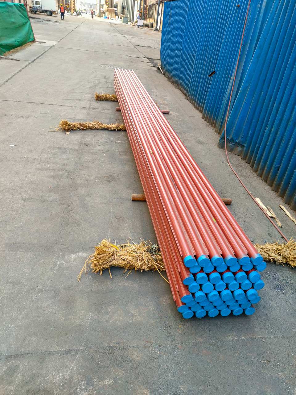 无缝钢管管屏\ф31.8×5.5 内螺纹管排 节距49.8mm 鳍片要求6.4×18mm 材质SA-213T12 长6000mm 10根一屏