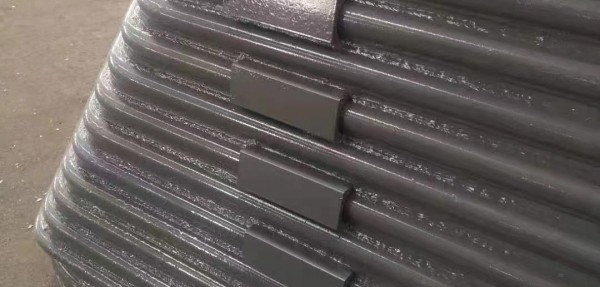 水冷壁槽型钢\55×24  L=550㎜\F002BGL003B151\15CrMo\哈尔滨锅炉厂