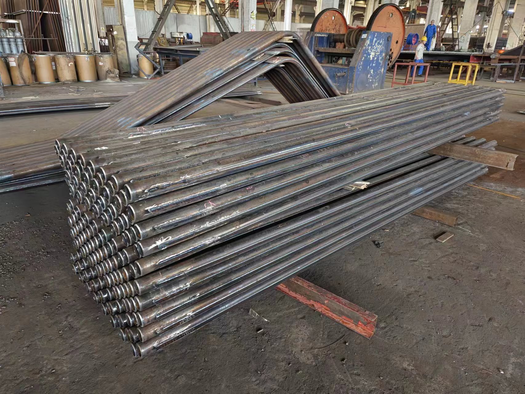 φ60.3×7.5\SA-210C 水冷壁带鳍片内螺纹管，带鳍片。2）附质量证明书，3）品牌：武锅、东锅、哈锅选其一