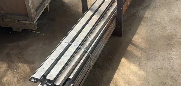 管子Φ63.5×4 ，材质12Cr1MoVG，用于低温再热器