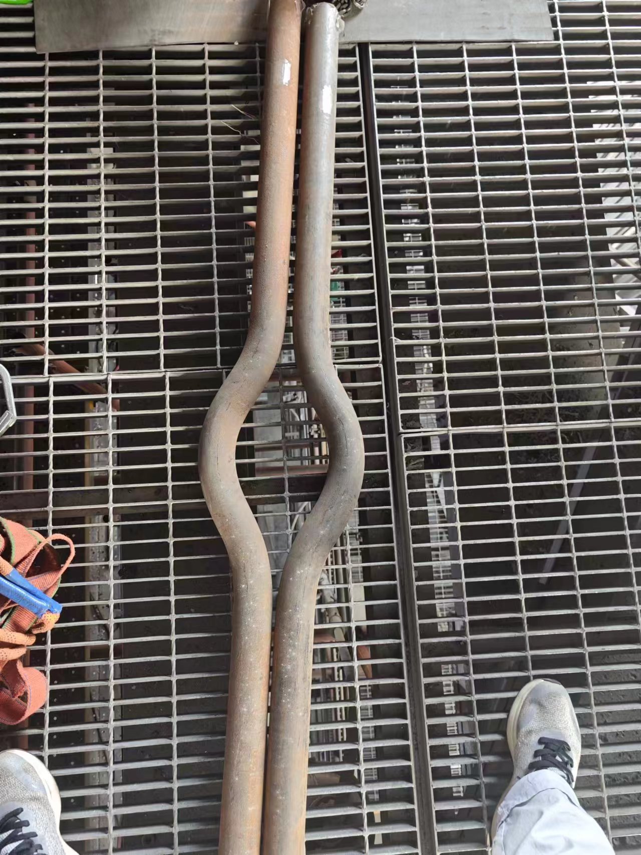 水冷壁管屏(Φ63.5×6.6mm) Φ63.5×6.6mm 内螺纹5根组屏 6m长 节距76.2mm 材质SA-210C